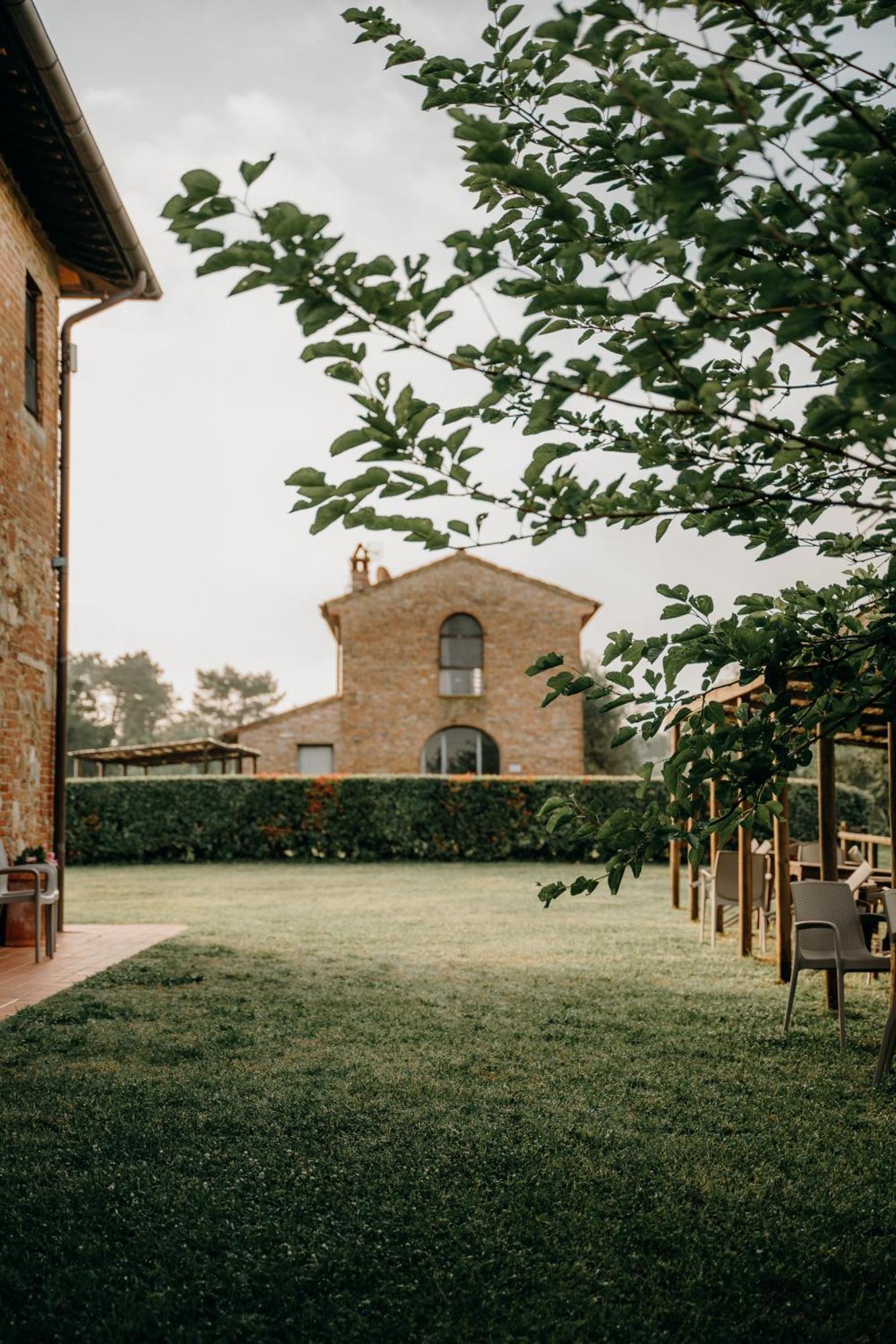 Fattoria Di Colleoli Guest House Exterior photo